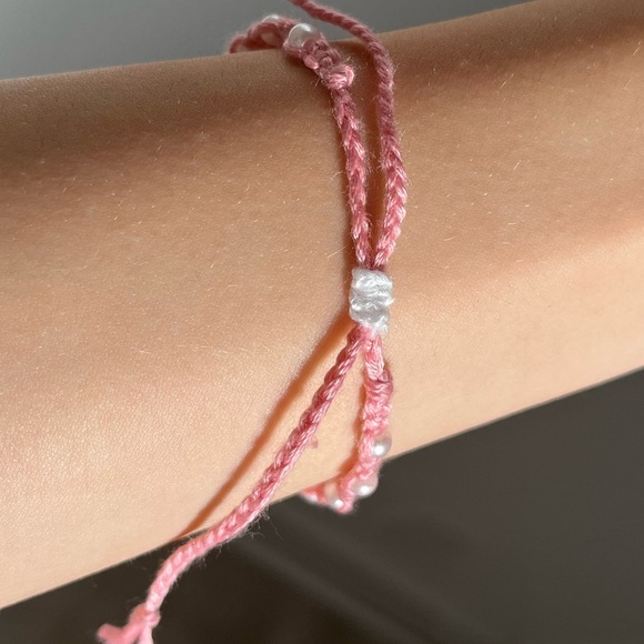 Handmade woven friendship bracelet pink with fake pearl beads - Picture 8 of 12